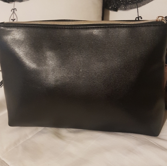 Victoria Secret Clutch. - Picture 4 of 4